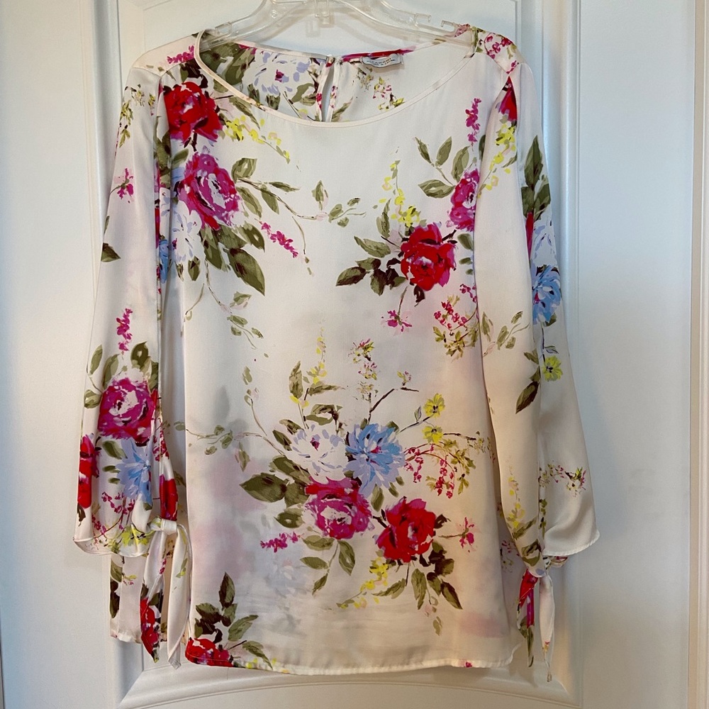 Tahari floral blouse